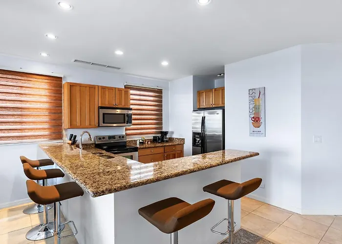 Сasa de vacaciones Modern Penthouse With Sweeping Ocean Views & Club Access