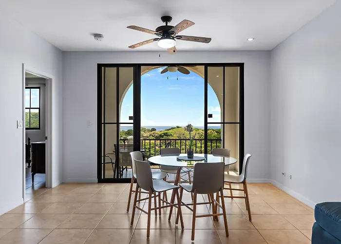 Modern Penthouse With Sweeping Ocean Views & Club Access Сasa de vacaciones *
