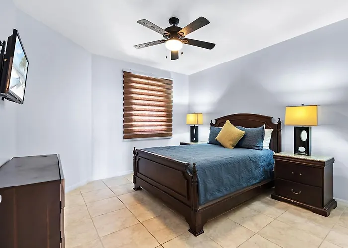 Сasa de vacaciones Modern Penthouse With Sweeping Ocean Views & Club Access *