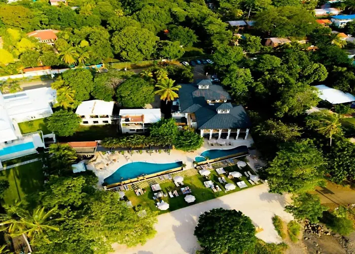 Сasa de vacaciones Modern Penthouse With Sweeping Ocean Views & Club Access *