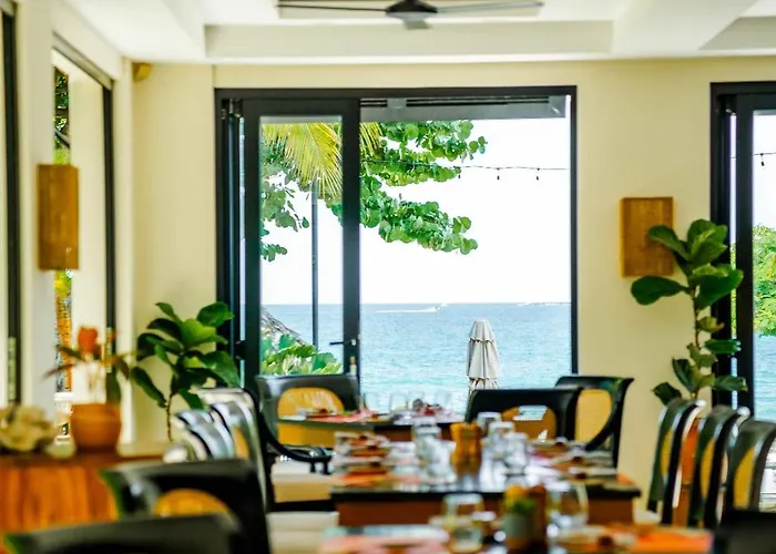 Modern Penthouse With Sweeping Ocean Views & Club Access * Coco
